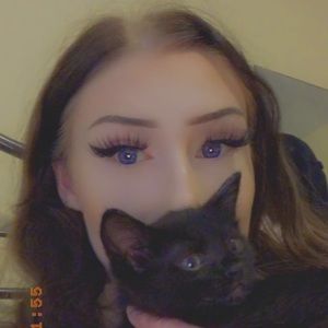 Meet your Posher, Dayna